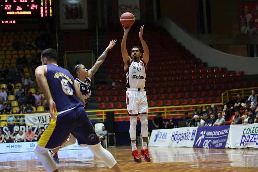Flamengo vence Mogi no sufoco e se mantém invicto no NBB (Foto: Wilian Oliveira / Mogi)