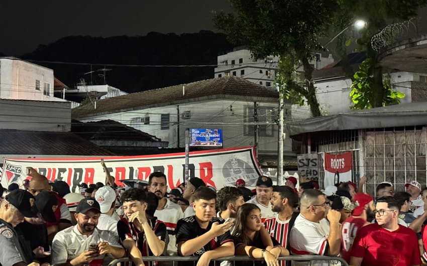 Torcida do São Paulo na Vila Belmiro