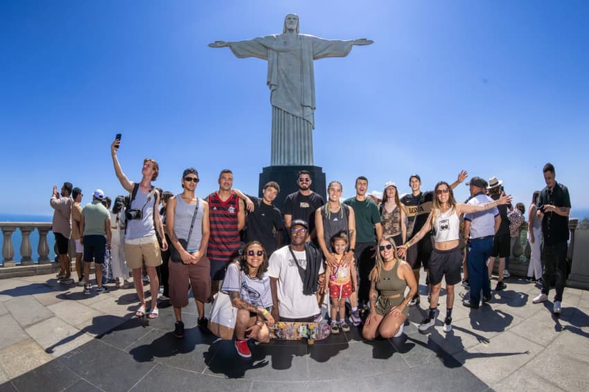 Skatistas visitam Cristo Redentor antes de Pro Tour STU (Foto: Julio Detefon)