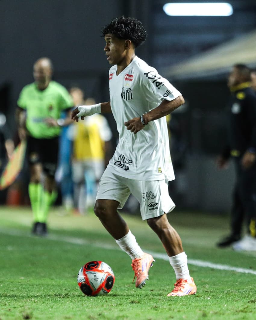 Jovem de 16 anos deu a assistência no gol santista no jogo de ida na Vila Belmiro. (Foto: Reinaldo Campos / Santos FC)