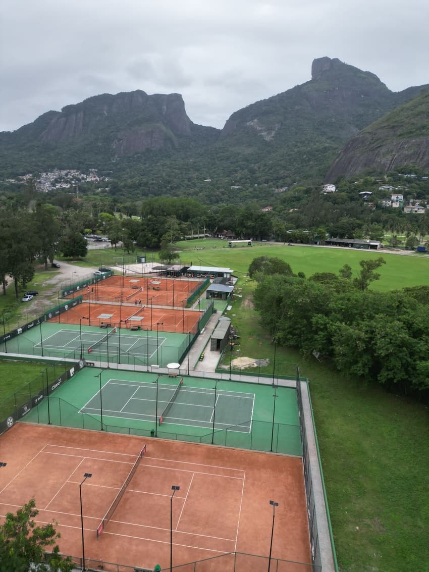 Vista aérea da Yes Tennis, onde treina João Fonseca (Foto: Gustavo Loio)