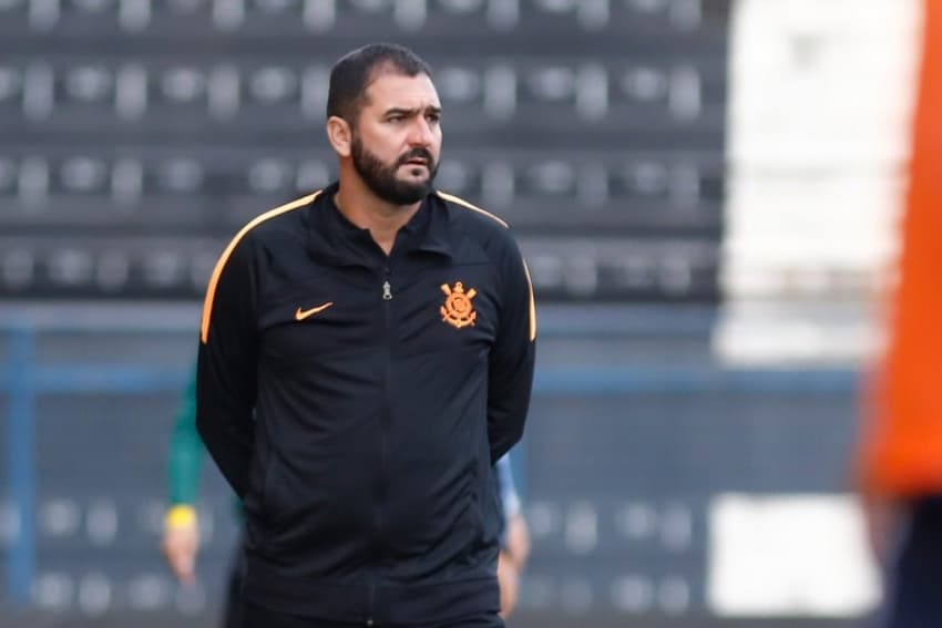 Danilo foi treinador do Sub-20 do Corinthians e agora comanda o profissional do Pouso Alegre (Foto: Rodrigo Gazzanel/Agência Corinthians)