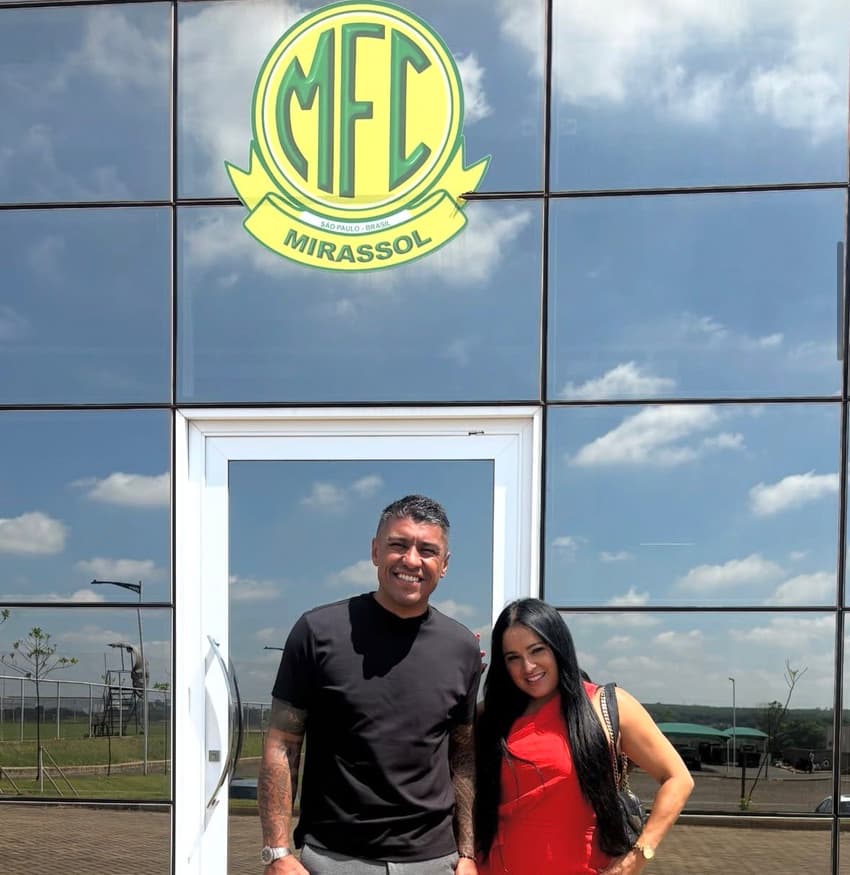 Nina Bueno e Paulinho na sede do Mirassol. (Foto: Reprodução/redes sociais)