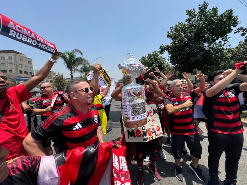 Torcida do Flamengo antes da final da Libertadores (Final: Lucas Bayer/Lance!)