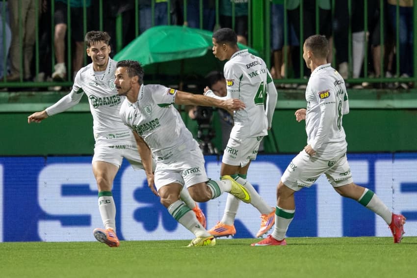 Willian Bigode América-MG Chapecoense Série B