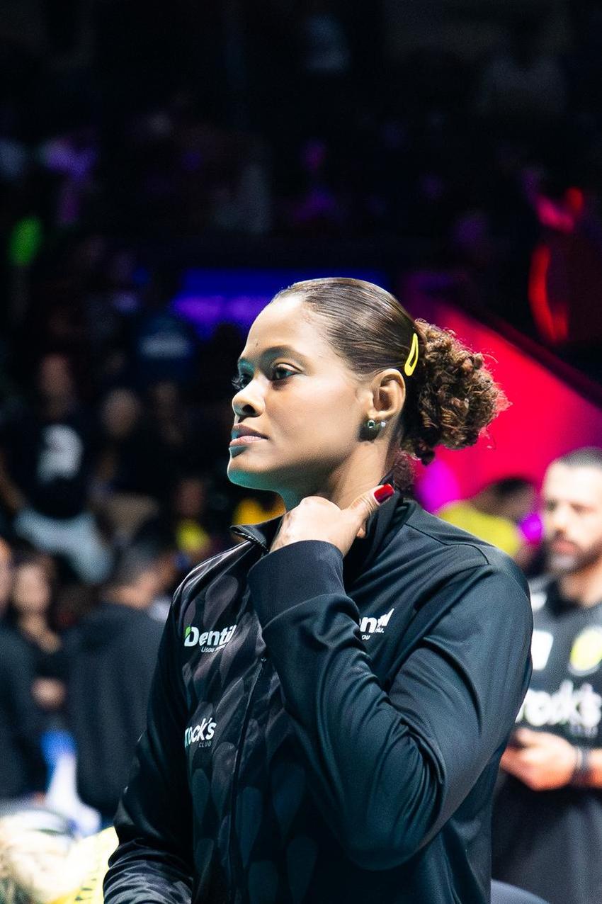 Adenízia, capitã do Praia Clube (Foto: Amadeus Galiotto)