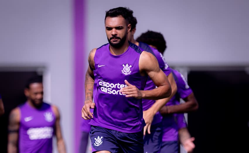 Raniele vai passar por exames (Foto: Rodrigo Coca/Agência Corinthians)