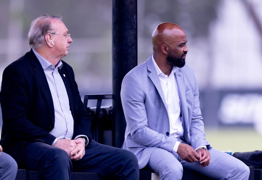 Osmar Stabile e Fabinho Soldado (Foto: Rodrigo Coca/Agência Corinthians)