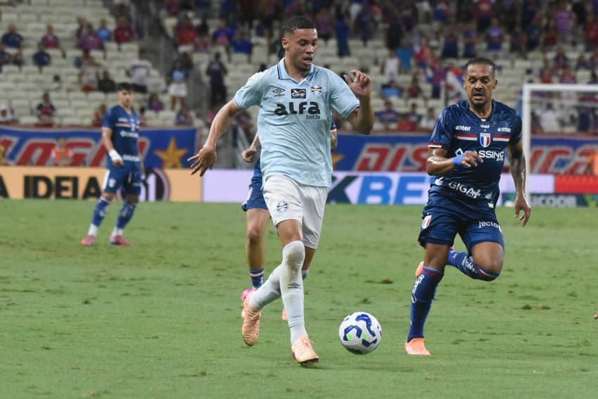 Alysson na partida entre Fortaleza e Grêmio(Foto: Caio Rocha/Ofotográfico/Gazeta Press)