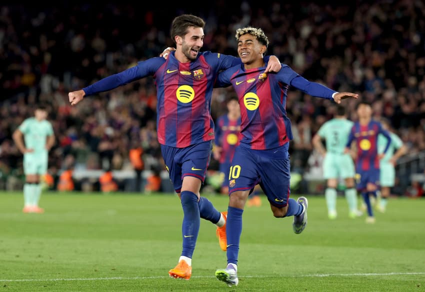 Por La Liga, o Barcelona venceu o Athletic Bilbao por 4 a 0 (Foto: Lluis GENE / AFP)