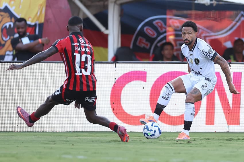 Vitinho, lateral do Botafogo