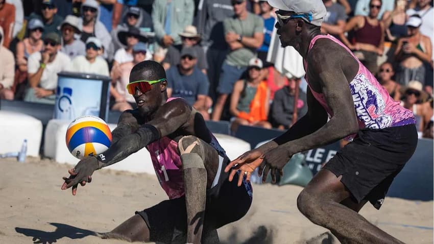 Cherif e Ahmed em ação (Foto: Divulgação/ FIVB)