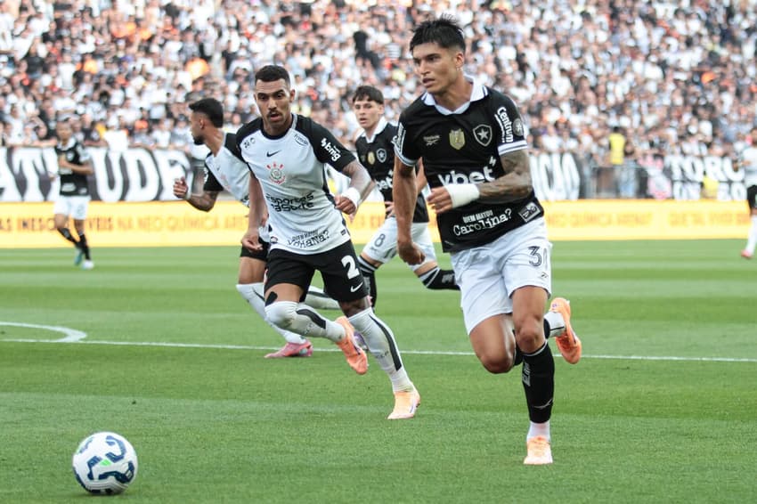 Joaquín Correa durante partida entre Corinthians e Botafogo pelo Brasileirão (Foto: a, neste domingo (30).(Foto: Peter Leone/Ofotográfico/Gazeta Press)