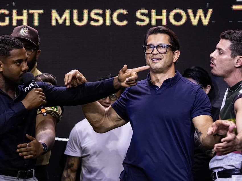 Davi Brito e Sacha Bali na coletiva do FMS 7 (Foto: Reprodução/Instagram/Davi Brito)