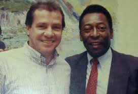 Luis Augusto Nunes ao lado do Rei Pelé (Foto: Arquivo Pessoal)