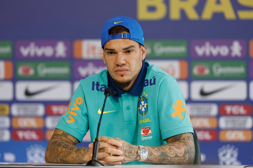 Ederson durante coletiva de imprensa pela Seleção Brasileira, na Granja Comary, em Teresópolis (Foto: Divulgação/CBF)