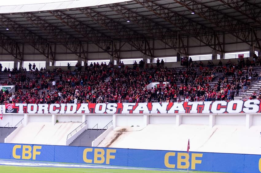 Ferroviária e Athletico Paranaense se enfrentam na Arena Fonte Luminosa, em Araraquara, pela Série B