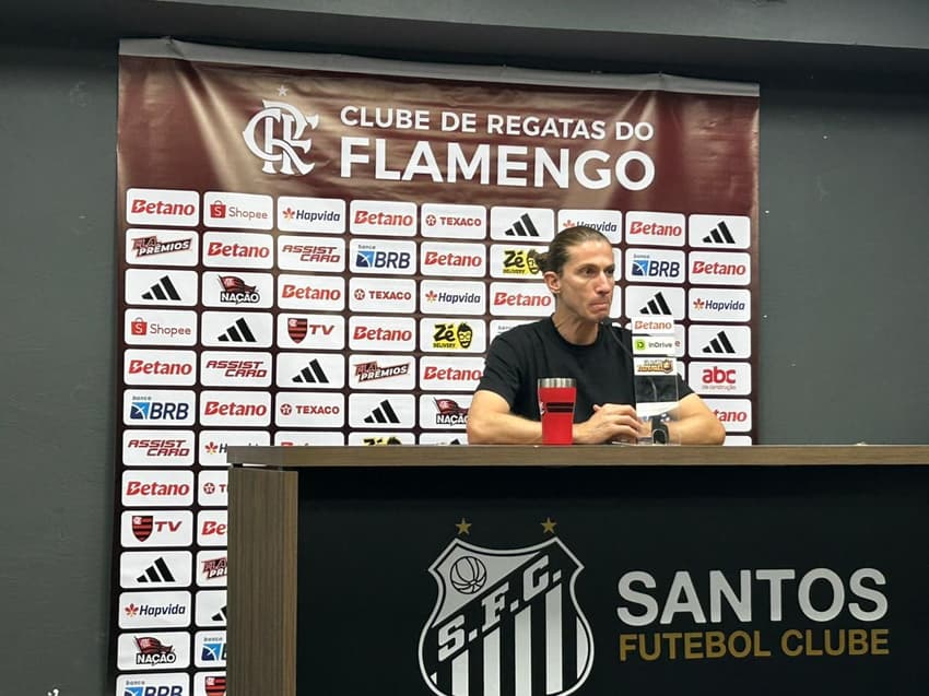 Filipe Luís após São Paulo x Flamengo (Foto: Guilherme Lesnok/Lance!)