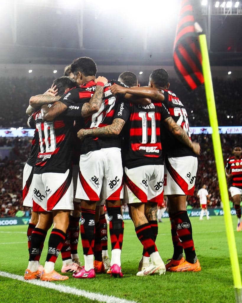 Flamengo comemora gol diante do Bragantino (Foto: Gilvan de Souza / Flamengo)