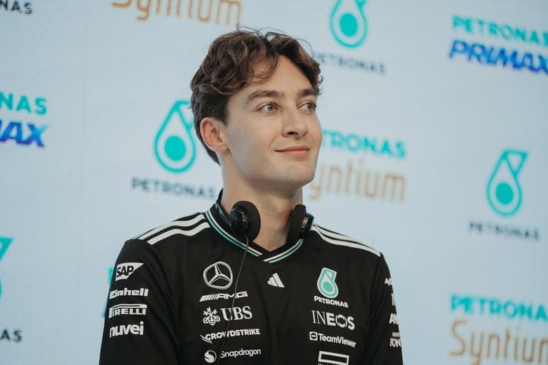 George Russell durante coletiva pré GP de São Paulo (Foto: Divulgação Mercedes)