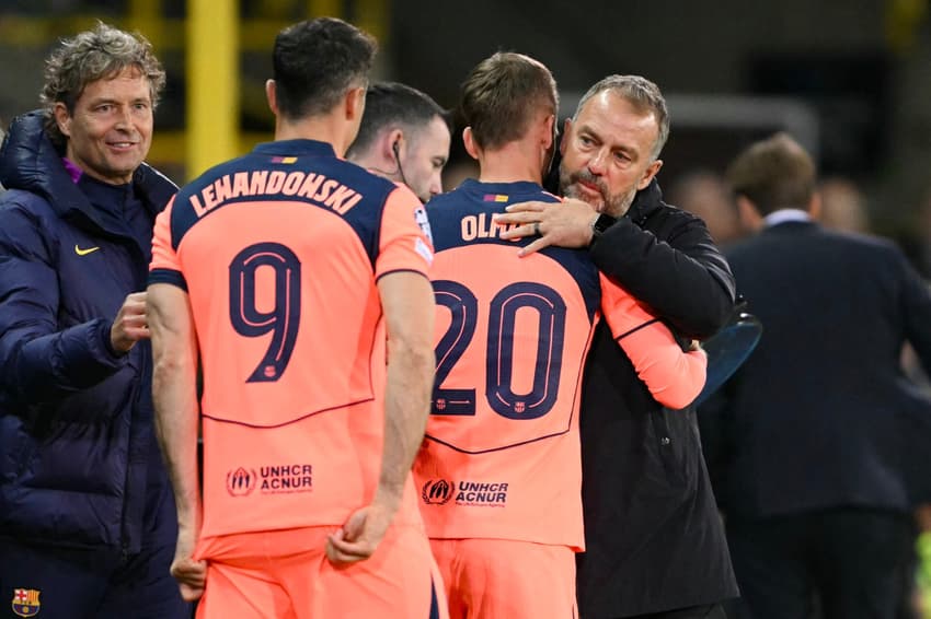 Hansi Flick é treinador do Barcelona (Foto: NICOLAS TUCAT / AFP)