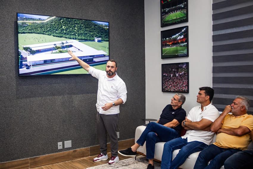 Mário Bittencourt apresenta reforma de Xerém, quartel general da base do Fluminense (Marina Garcia/ Fluminense FC)