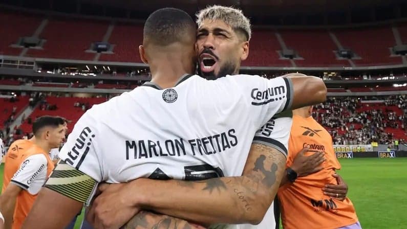Marlon Freitas e Alexander Barboza negociam renovação (Foto: Vítor Silva/Botafogo)