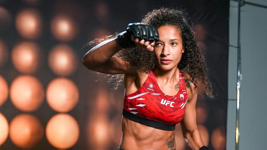 Jacqueline Cavalcanti em media day do UFC Vegas (Foto: Reprodução/X/UFC)