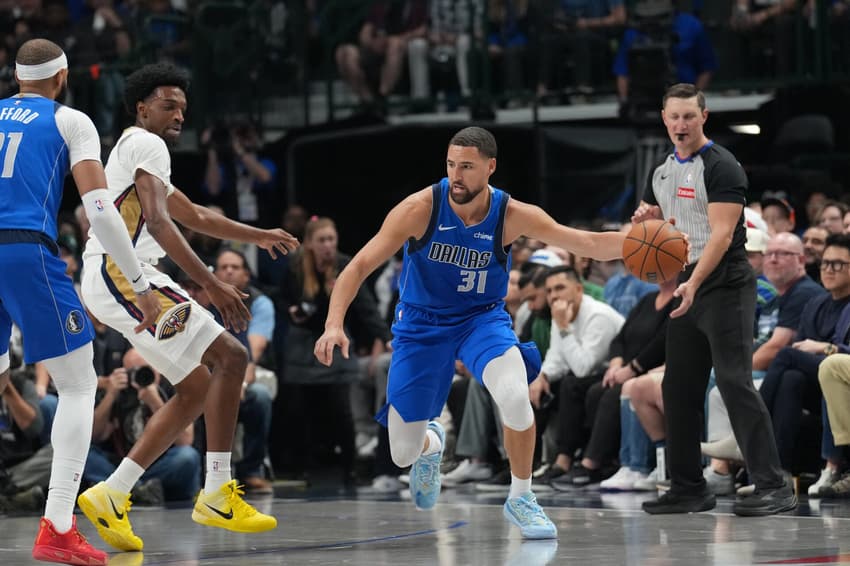 Klay Thompson em jogo entre Dallas Mavericks e New Orleans Pelicans na NBA (Foto: Glenn James/NBAE via Getty Images/AFP)