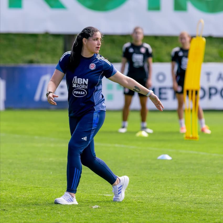 Lindsay Camila durante treino da Costa Rica. (Foto: Federação da Costa Rica/Divulgação)