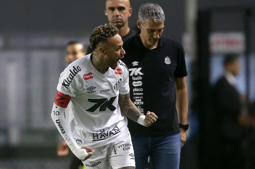 Neymar comemorando gol do Santos contra o Mirassol(Foto: Guilherme Dionizio/Código19/Gazeta Press)