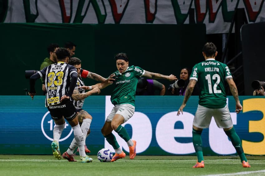 Palmeiras recebe o Santos pela 32ª rodada do Campeonato Brasileiro. (Foto: Adriana Spaccasassi Bianchi/ Mochila Press)
