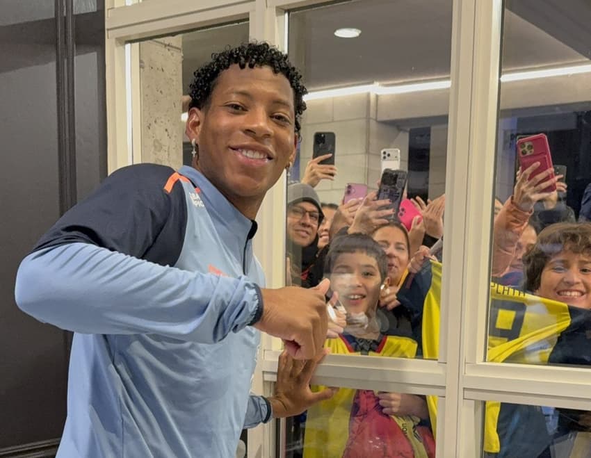 Plata com a seleção do Equador (Foto: Divulgação)