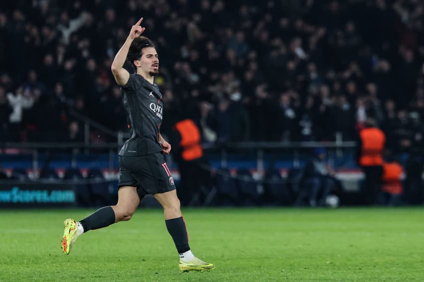 Com três gols de Vitinha, o PSG venceu o Tottenham por 5 a 3, pela Champions League (Foto: FRANCK FIFE / AFP)