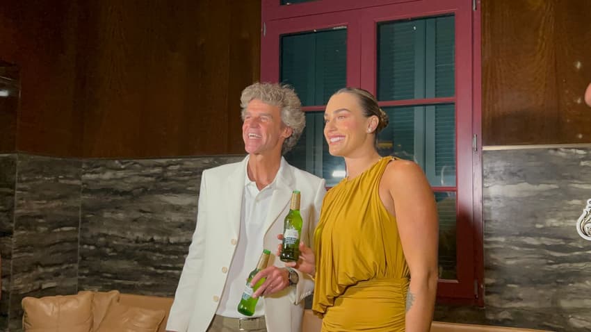 Guga e Sabalenka participam de jantar em comemoração dos 25 anos do título do brasileiro em 2000 (Foto: Isabella Zuppo/ Lance!)