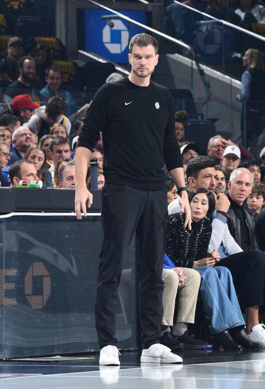 Thiago Splitter comandando os Blazers pela NBA. (Foto: Reprodução/X)