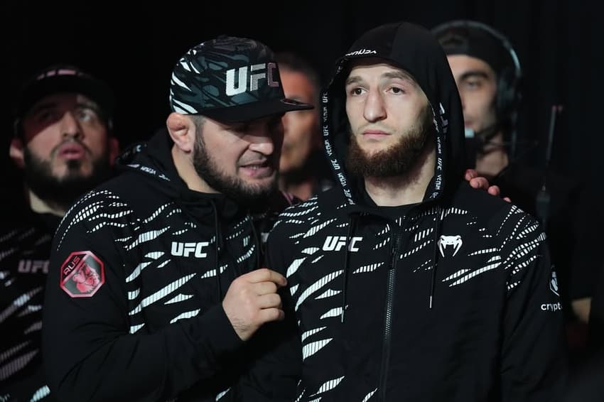 Tagir Ulanbekov e Khabib Nurmagomedov antes de luta no UFC (Foto: Reprodução/Instagram: @tagir_ulanbekov)