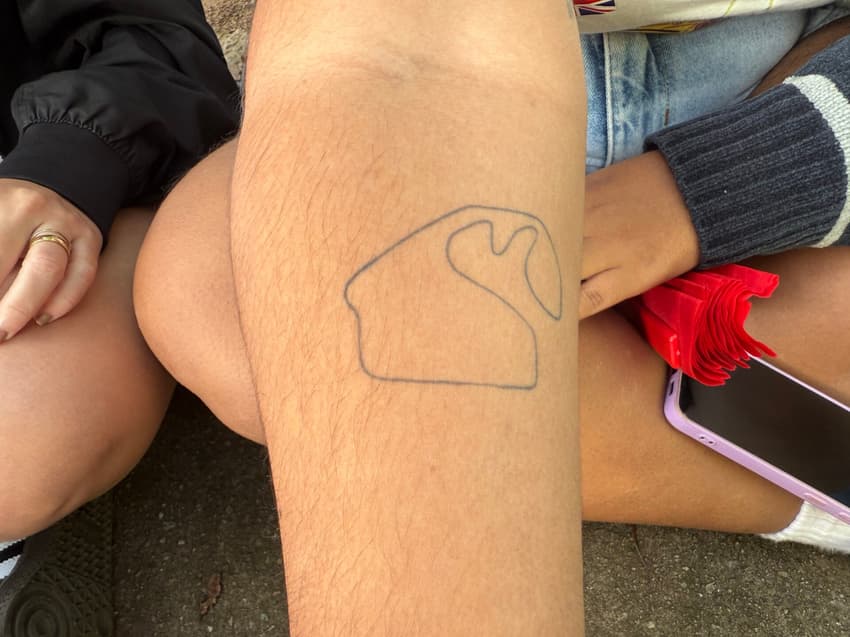 Luiza tem o traçado de Interlagos tatuado no braço
