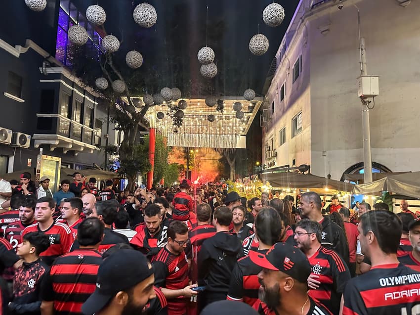 Festa da torcida do Flamengo em Lima (Foto: Lucas Bayer/Lance!)