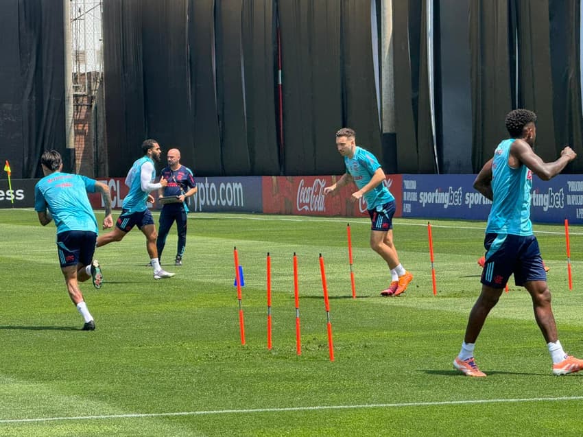 Jogadores do Flamengo em treino antes da final da Libertadores