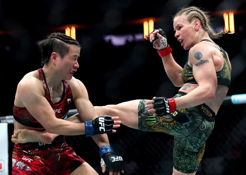 Valentina Shevchenko defende cinturão contra Zhang Weili 322 (Foto: Ishika Samant/Getty Images/AFP)