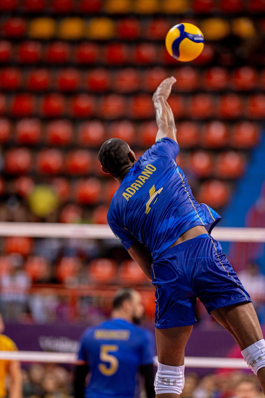 O ponteiro Adriano, do Campinas/Vôlei Renata, em ação no Mundial de Clubes Masculino (Foto: Pedro Teixeira/Vôlei Renata)