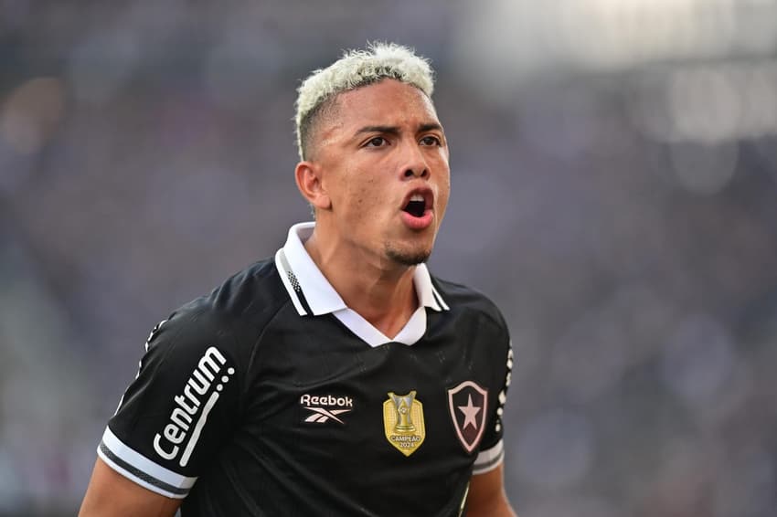 Jordan Barrera marcou golaço em Corinthians x Botafogo (Foto: Eduardo Carmim/Photo Premium/Gazeta Press)