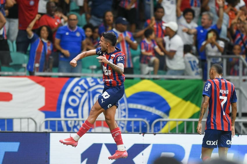 Rodrigo Nestor comemora gol contra o Sport (Foto: Jhony Pinho/AGIF/GazetaPress)