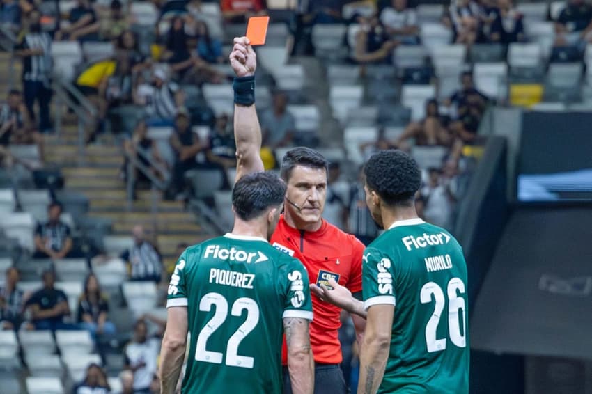 Piquerez é expulso em Atlético-MG x Palmeiras