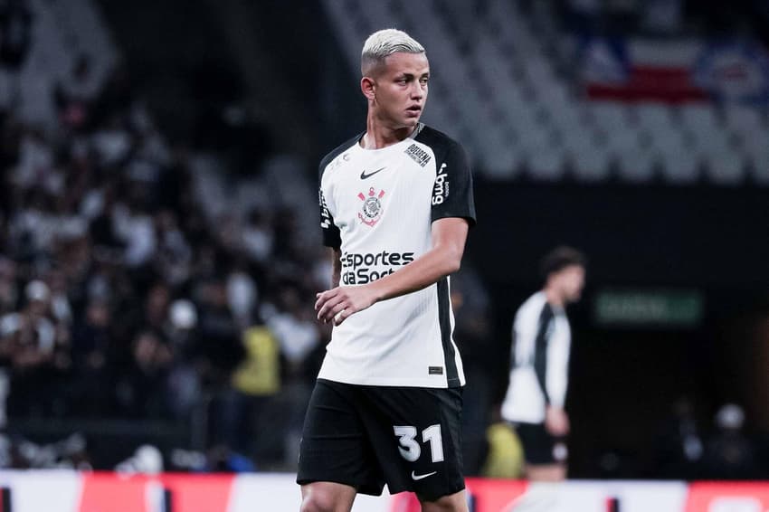 Kayke será titular do Timão contra o Juventude