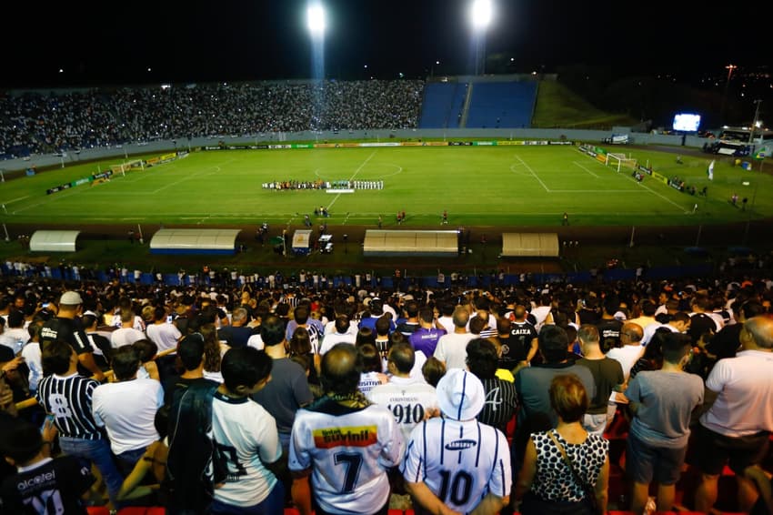 torcida Corinthians Ferroviário-CE estádio Café Londrina