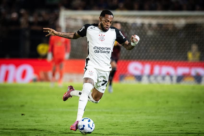 José Martínez será titular do Corinthians contra o Cruzeiro