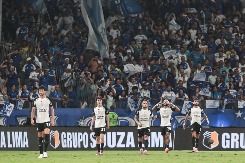 Corinthians venceu o Cruzeiro fora de casa (Foto: Rodney Costa/Zimel Press/Gazeta Press)