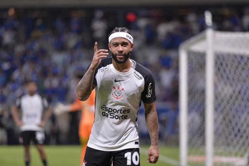 Memphis em Cruzeiro x Corinthians, pela disputa da Copa do Brasil, no Mineirão (Foto: Araceli Souza/MyPhoto Press/Gazeta Press) <br>